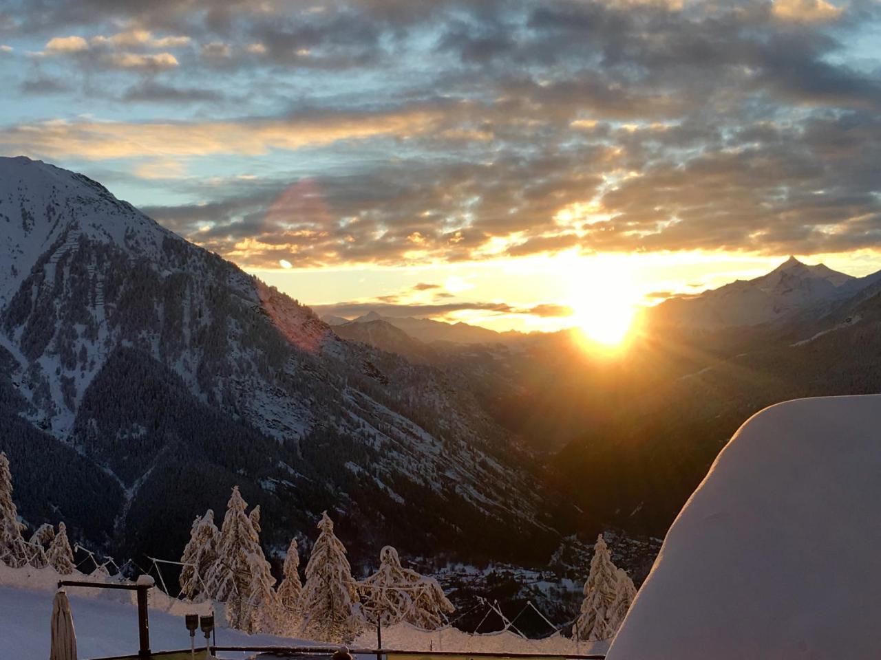 Le Massif Hotel & Lodge Courmayeur The Leading Hotels Of The World מראה חיצוני תמונה